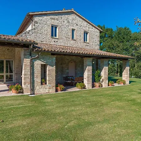 Casale Cicognola 12, Emma Villa